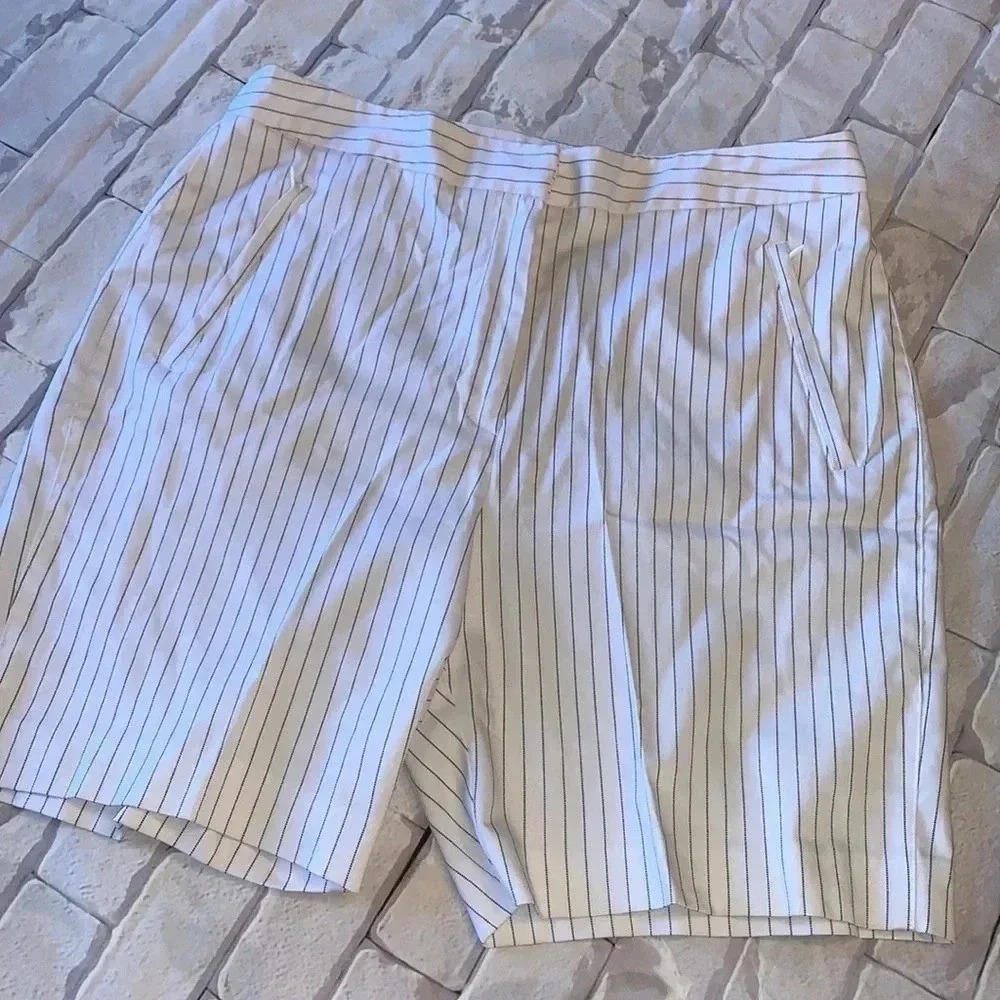 TEHAMA Nancy Haley golf shorts
